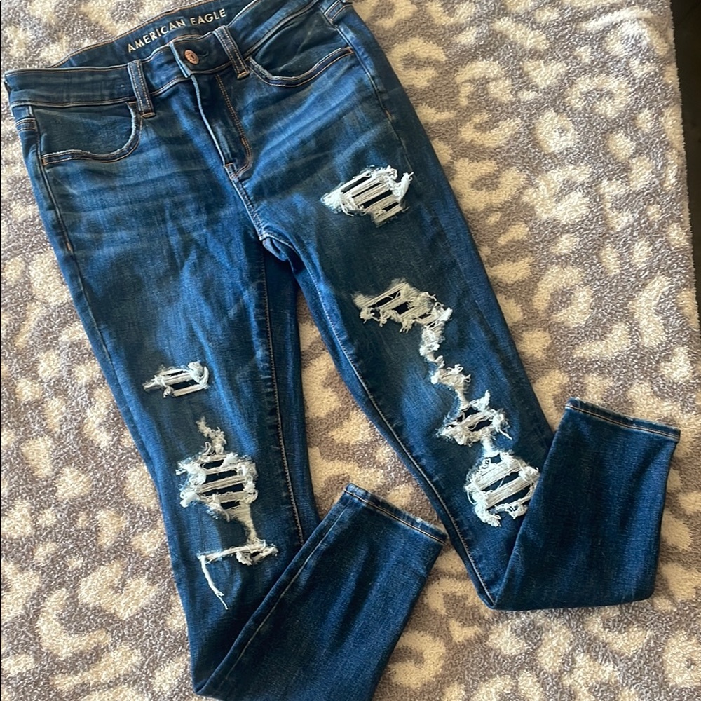 American Eagle Outfitters Women's Blue Distressed Jeans